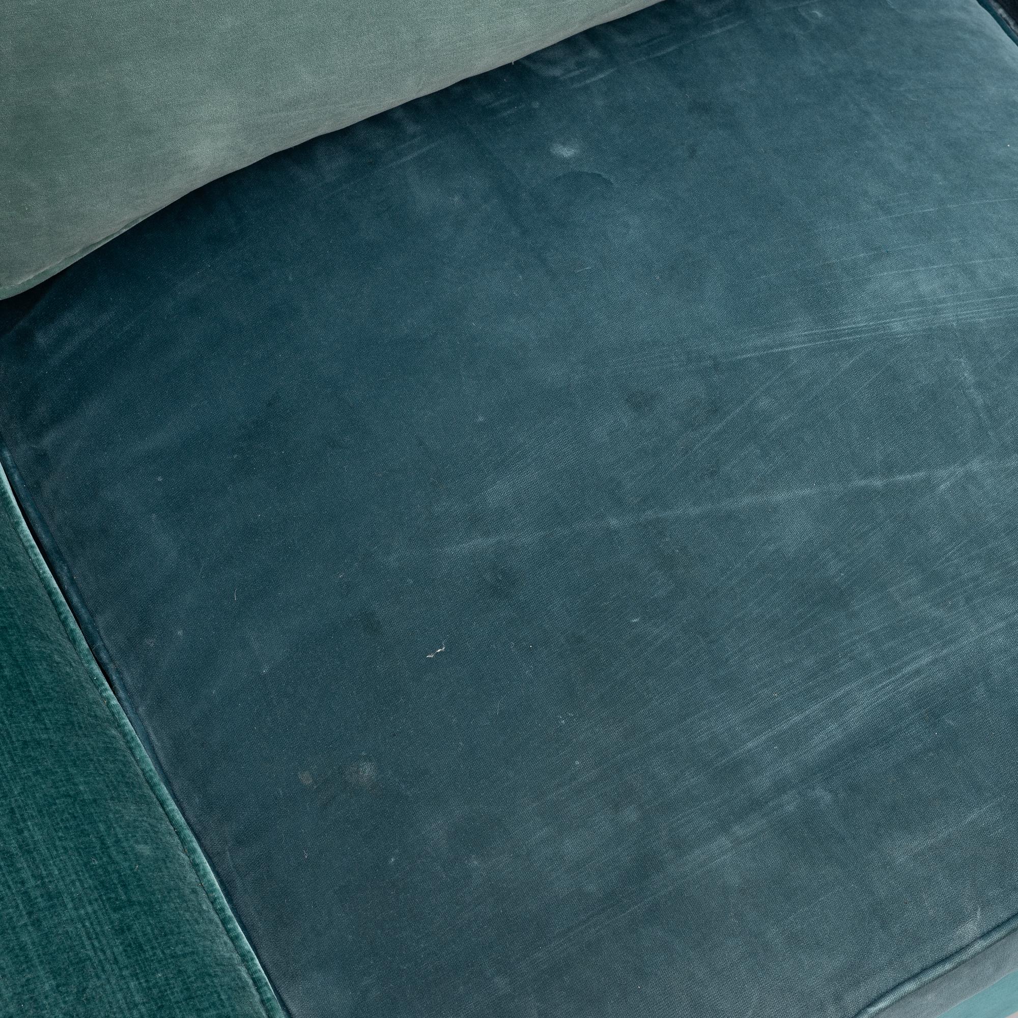 Josef Frank, a model 3031 sofa, Firma Svenskt Tenn, AB O.H: Sjögren, 2021.