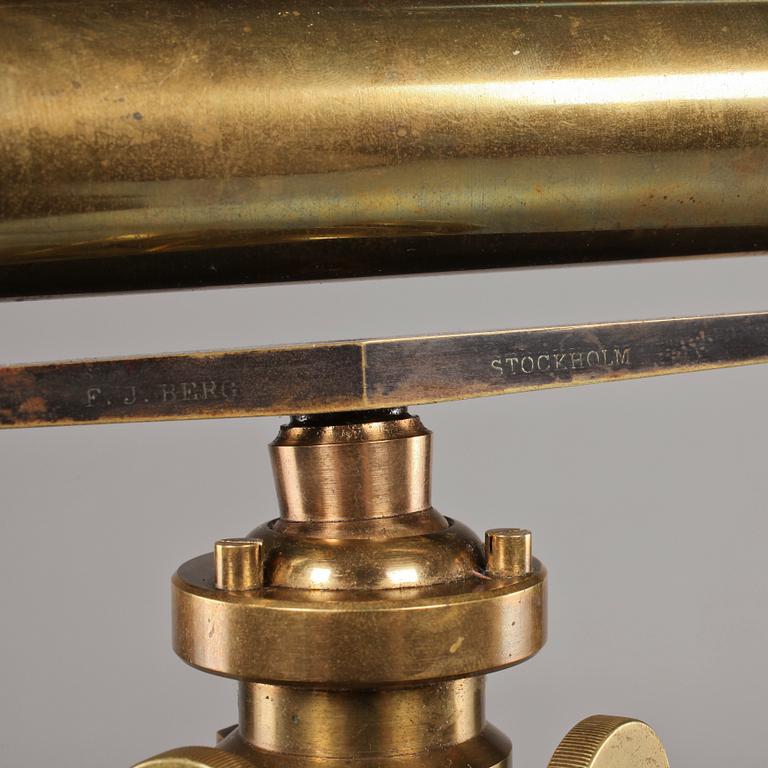 MÄTINSTRUMENT, F J Berg, Stockholm, omkring sekelskiftet 1900.