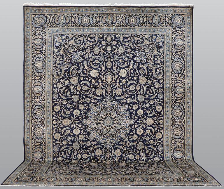 A carpet, Kashan, ca 423 x 313 cm.