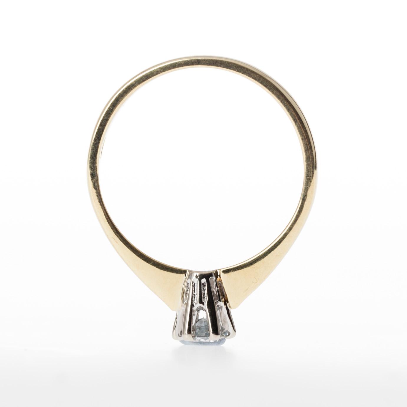 RING, 18K guld, briljantslipad diamant ca 0,20 ct. Vikt 2,7 g.
