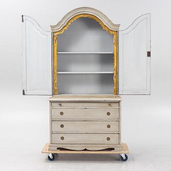 A cabinet, 19th Century.