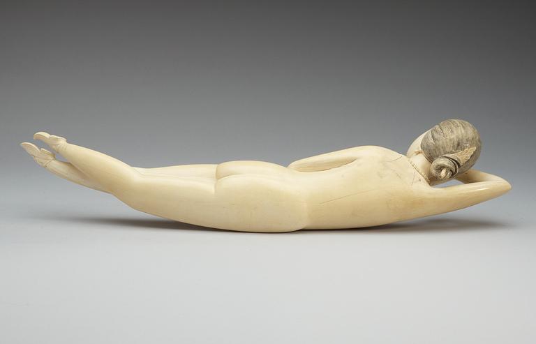 An ivory sculpture/medicin doll, Qing dynasty, ca 1900.