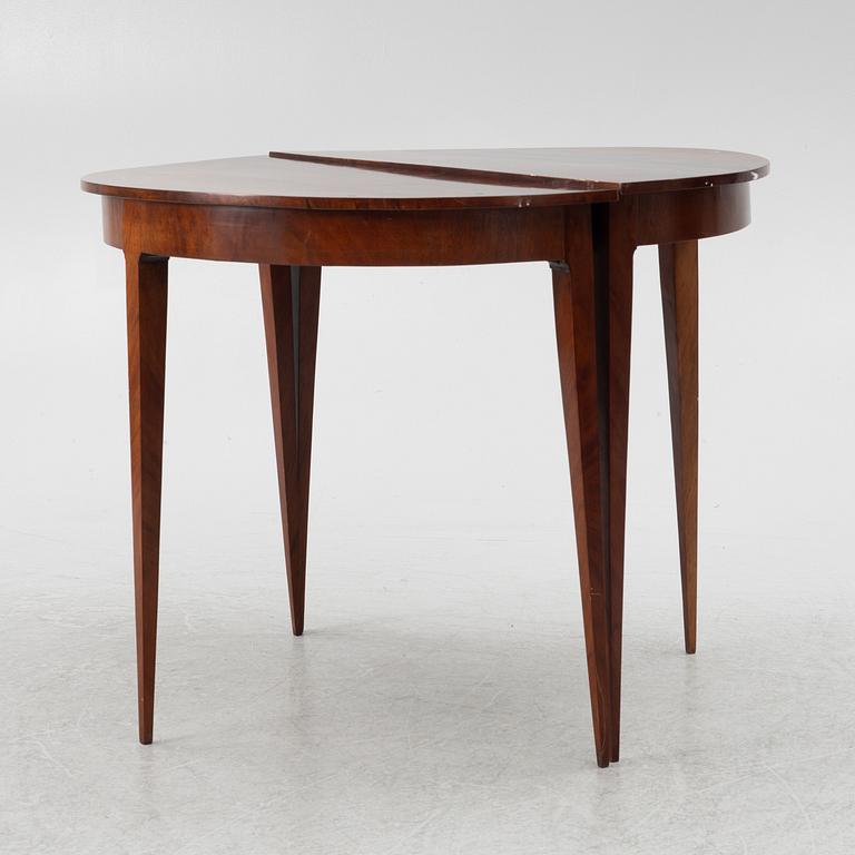 Månbord, ett par, 1800-talets andra hälft.