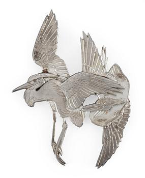 780. A Wiwen Nilsson sterling brooch of two cranes, Lund 1953.