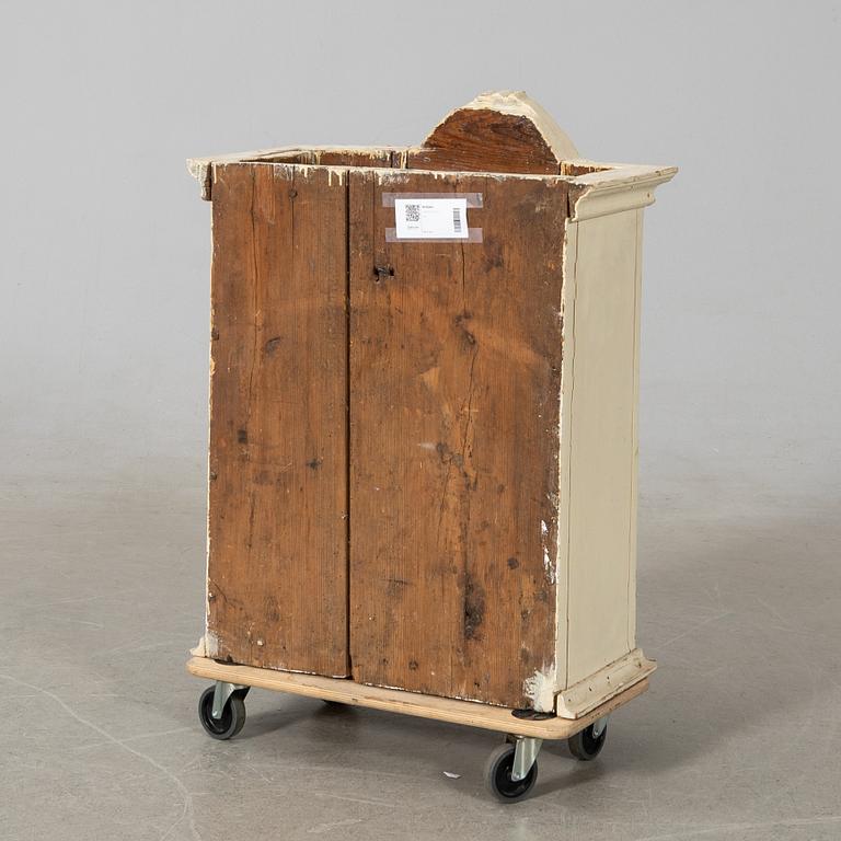 Väggskåp, 1700-tal.