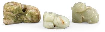 1521. A set of three jade figures, Qing dynasty (1644-1912).