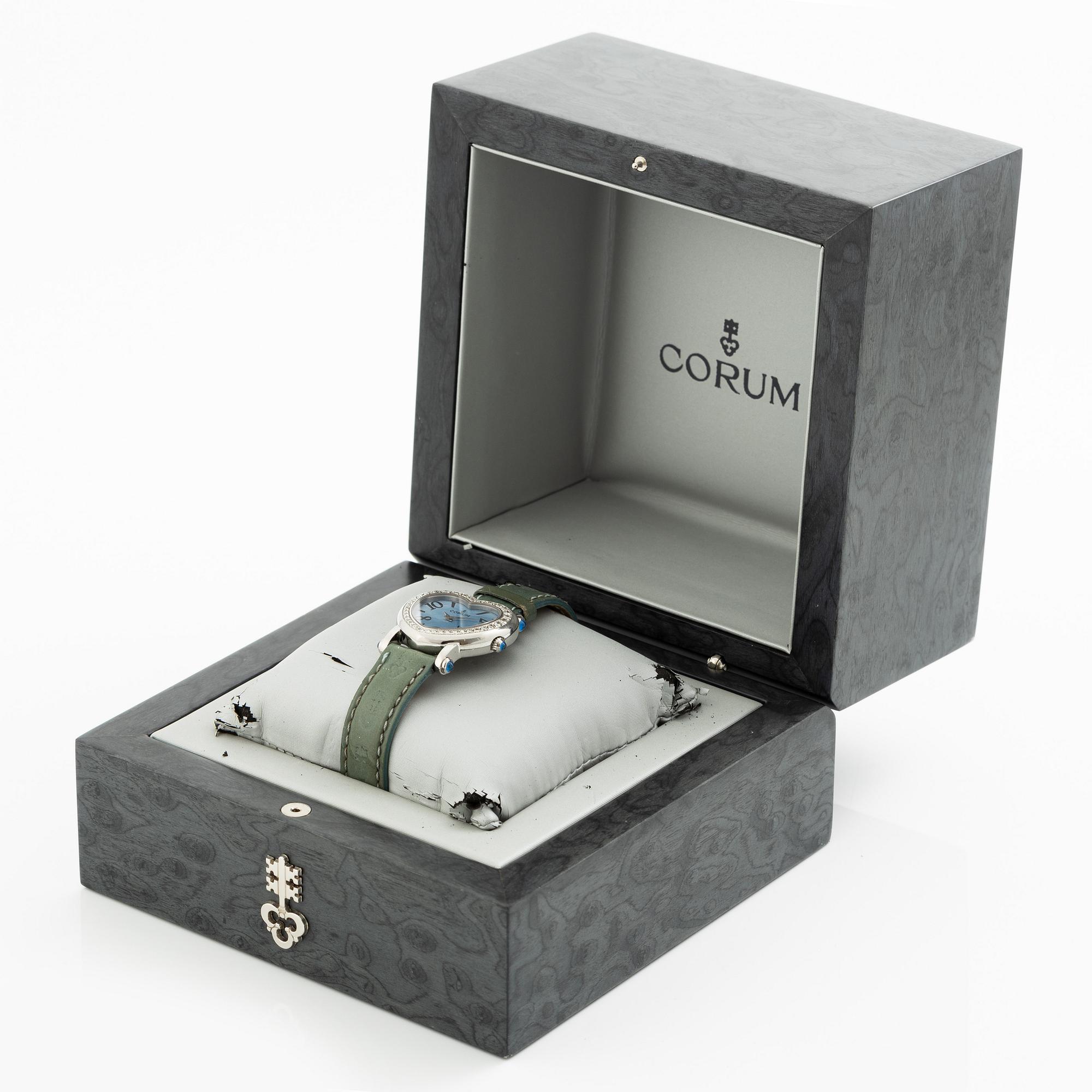 Corum, "Heart Beat", "MOP dial", armbandsur, 30 mm.