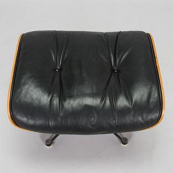Charles & Ray Eames, 'Lounge chair' and ottoman, licensed by Mobilier International France, 1977.