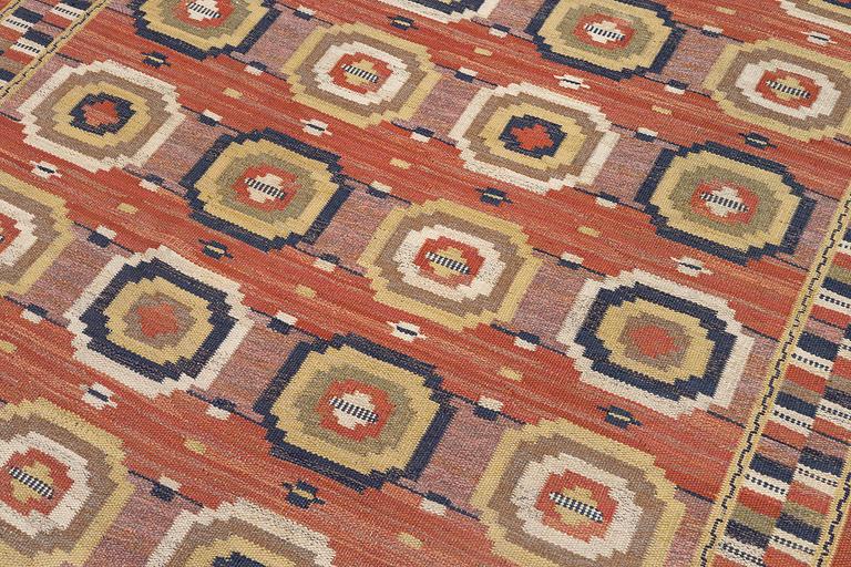 Märta Måås-Fjetterström, a 'Röda åttan' carpet, flat weave, c. 267 x 202 cm, signed MMF.