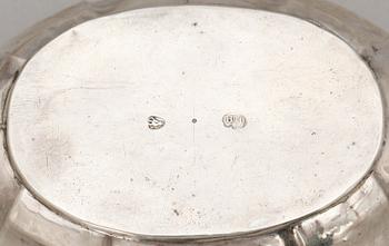DOSA, silver, barockstil, oidentifierade stämplar, 1800-tal. Vikt: 100 gram.