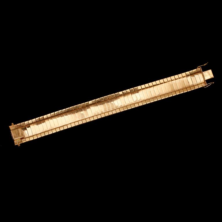 ARMBAND, 18 k guld, fantasimodell. Vikt ca 52 g.