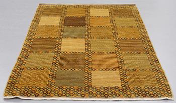 Barbro Nilsson, MATTO, "Gulingen", knotted pile, ca 219,5 x 145 cm, signed AB MMF BN.