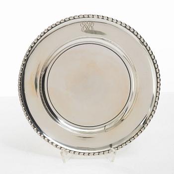 12 plates and 12 side plates, silver, marks of GAB and Edlund's silverware factory, Stockholm 1946 and 1974.