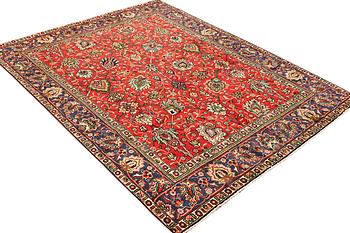 Carpet, Tabriz, approx 254 x 198 cm.
