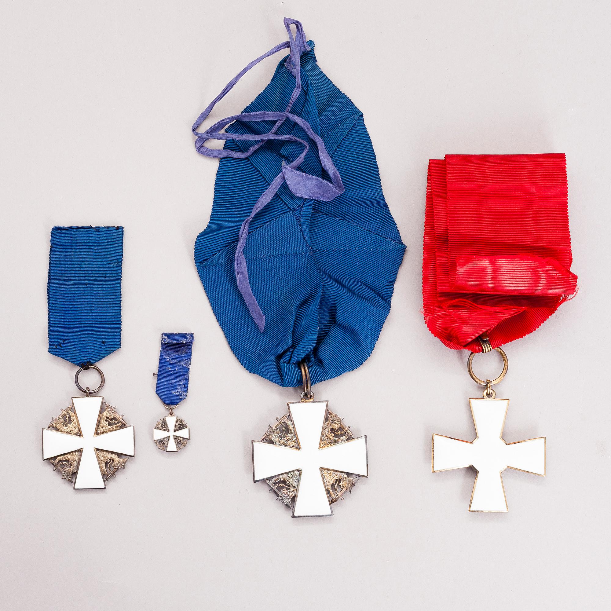Three silver medals with enamel by A. Tillander.