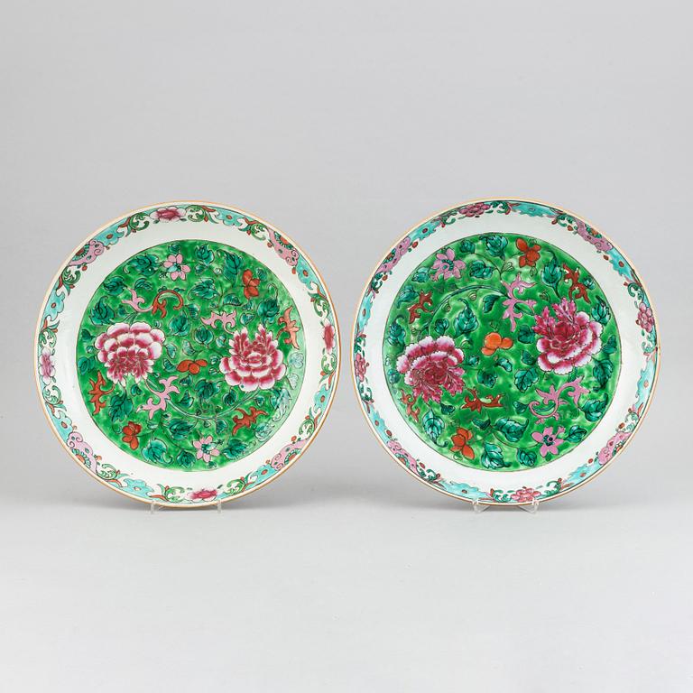 A pair of famille rose dishes, Qing dynasty, 19th Century for the persian market,