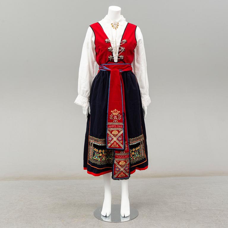 A traditional Swedish dress from Värend.