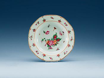 1513. A set of 12 famille rose soup dishes, Qing dynasty, Qianlong (1736-95).