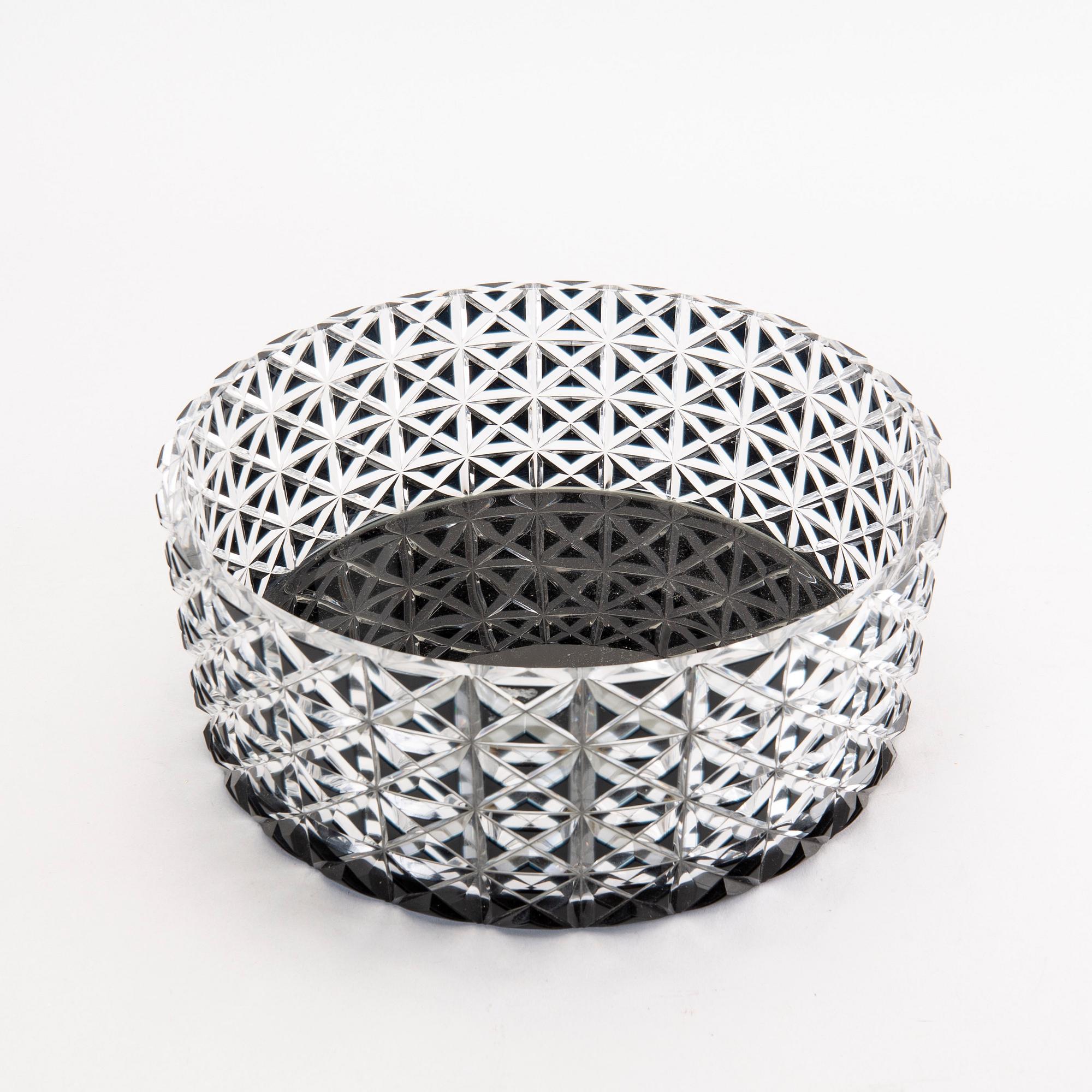 Ingegerd Råman, skål signerad och daterad 2010.