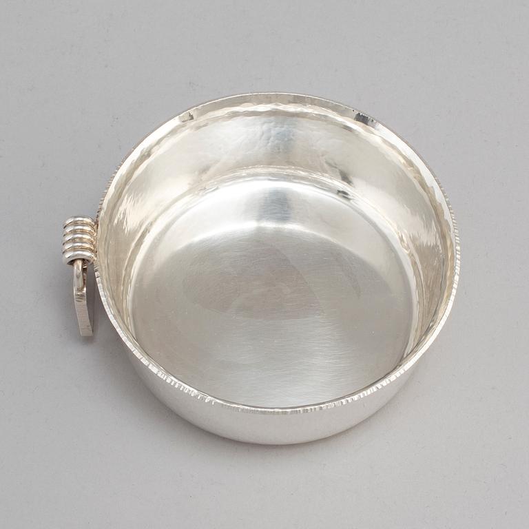 CLAËS E. GIERTTA, a sterling silver cup,  Stockholm 2003.