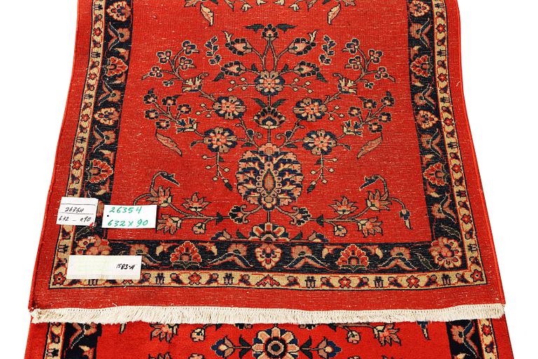 Gallerimatta, Sarouk, ca 632 x 90 cm.