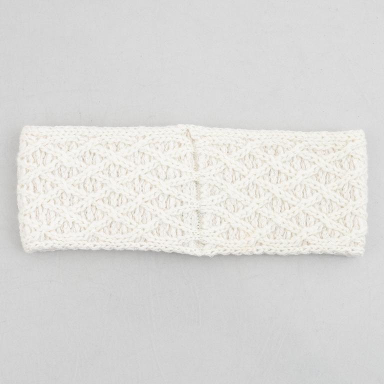 Chanel, a white cashmere and wool headband.