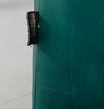 FÅTÖLJ SAMT FOTPALL, "Loge", Gerard Van den Berg, Montis. 1900-tal.