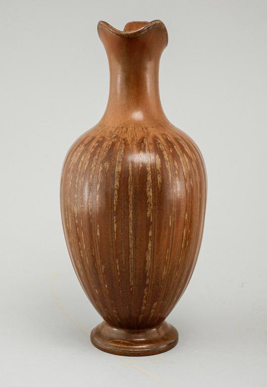 Two stoneware jugs by Gunnar Nylund from the latter half of the 20th century.
