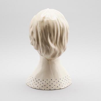 SKULPTUR, porslin, signerad Ewa Mattson, 1900-talets andra hälft.