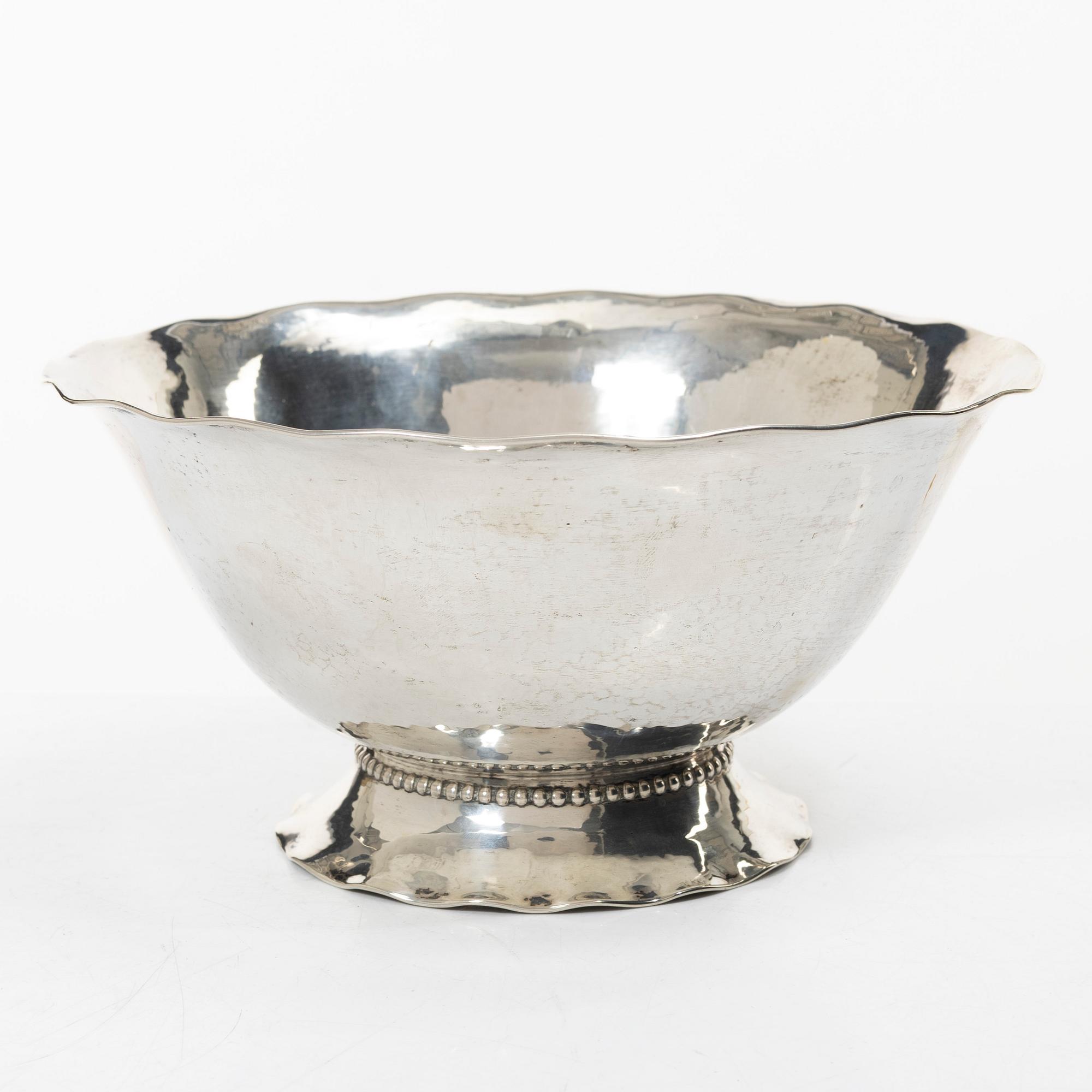 C.G. Hallberg, A Swedish silver bowl, mark of CG Hallberg, Stockholm 1937.
