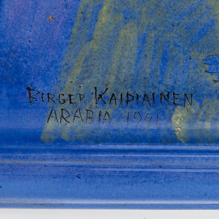 Birger Kaipiainen, a stoneware tray , signed Birger Kaipiainen Arabia 1941.