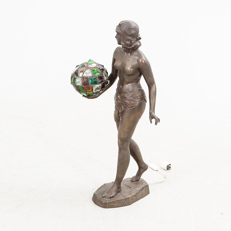 Paul Aichele, bordslampa signerad bronspatinerad metall.