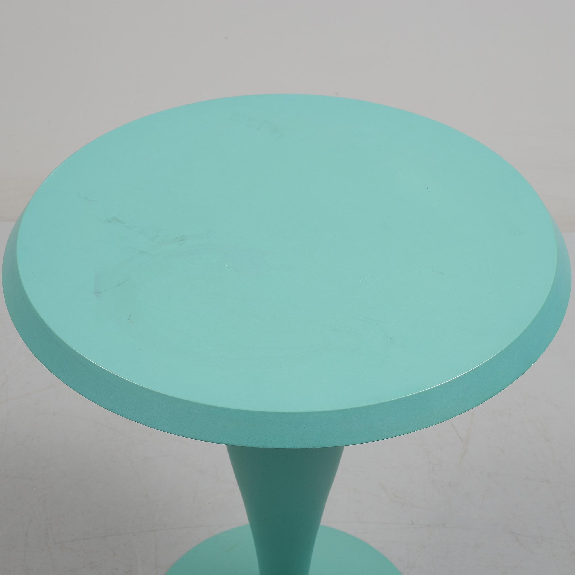 PHILIPPE STARCK, a "Miss Balù" table and a pair of "Dr Glob" chairs, Kartell.