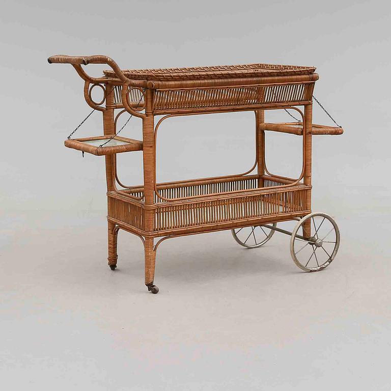 SERVERINGSVAGN, 1900-talets första hälft.