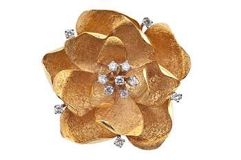 183. A BROOCH.