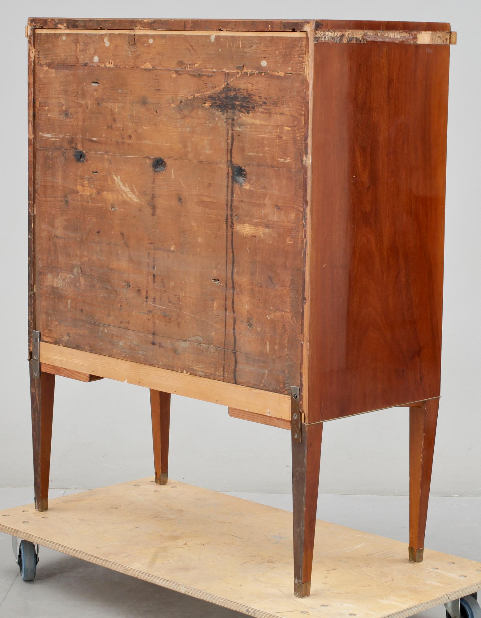 CHIFFONJÉ, sengustaviansk, 1800-talets mitt.