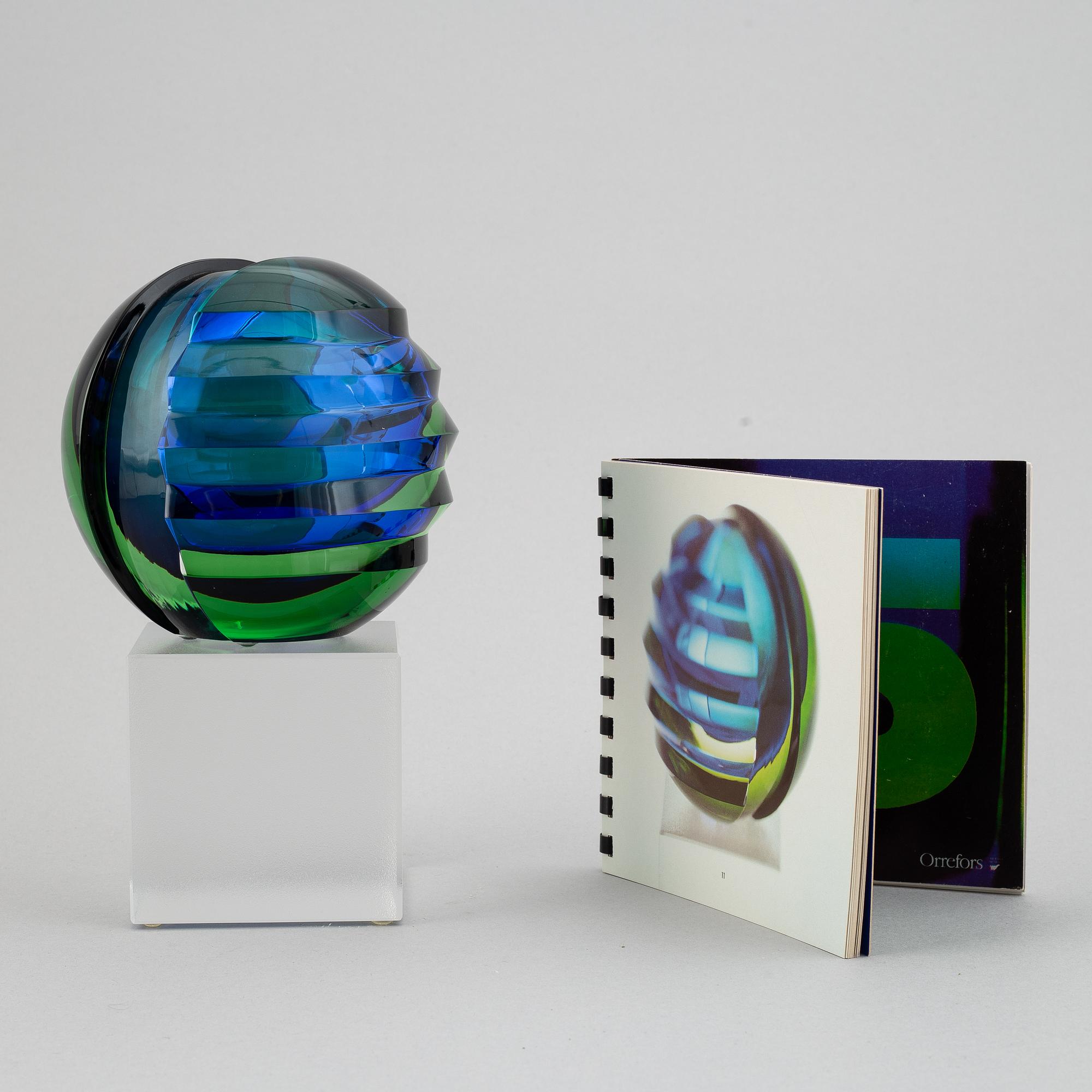 Erika Lagerbielke, skulptur, "Mer eller mindre" glas, Orrefors, signerad och numrerad 4/15.