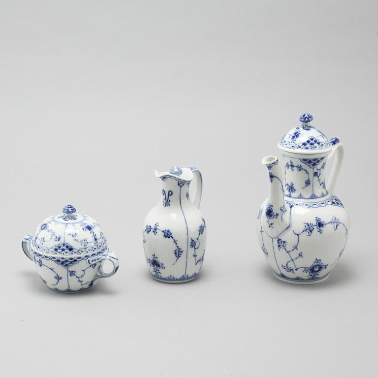 64 pieces of porcelain tableware from Royal Copenhagen, model "Musselmalet", 20th century.