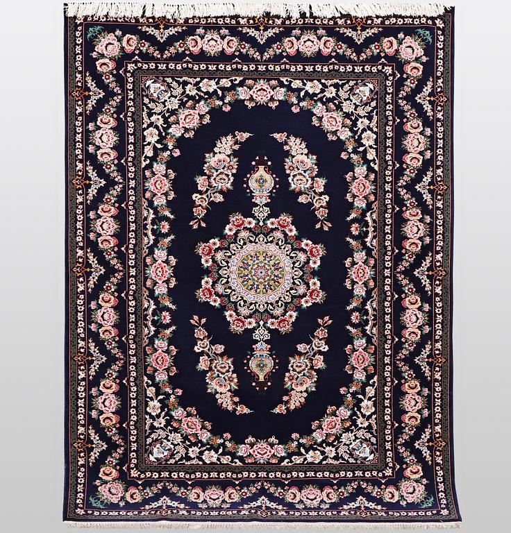Matta, Isfahan, part silk, signerad Davari, ca 197 x 128 cm.
