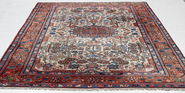 Matta, Hamadan, ca 275 x 205 cm.