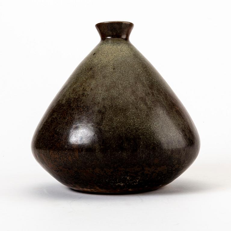 A signed unique Carl-Harry Stålhane stoneware vase from Rörstrand dated 67.