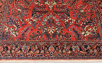 An American Sarouk rug, semi-antique, c. 200 x 142 cm.