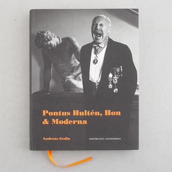 two books, Jean Tinguely, after, "Méta", and "Pontus Hultén, Hon & moderna".