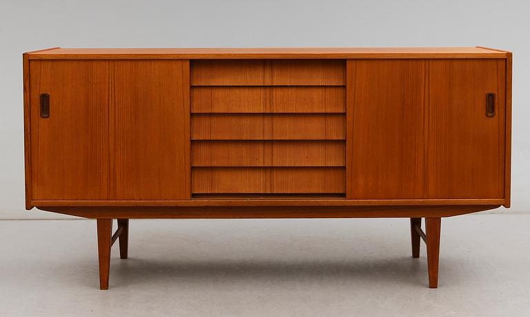 SIDEBOARD, 1900-talets första hälft.