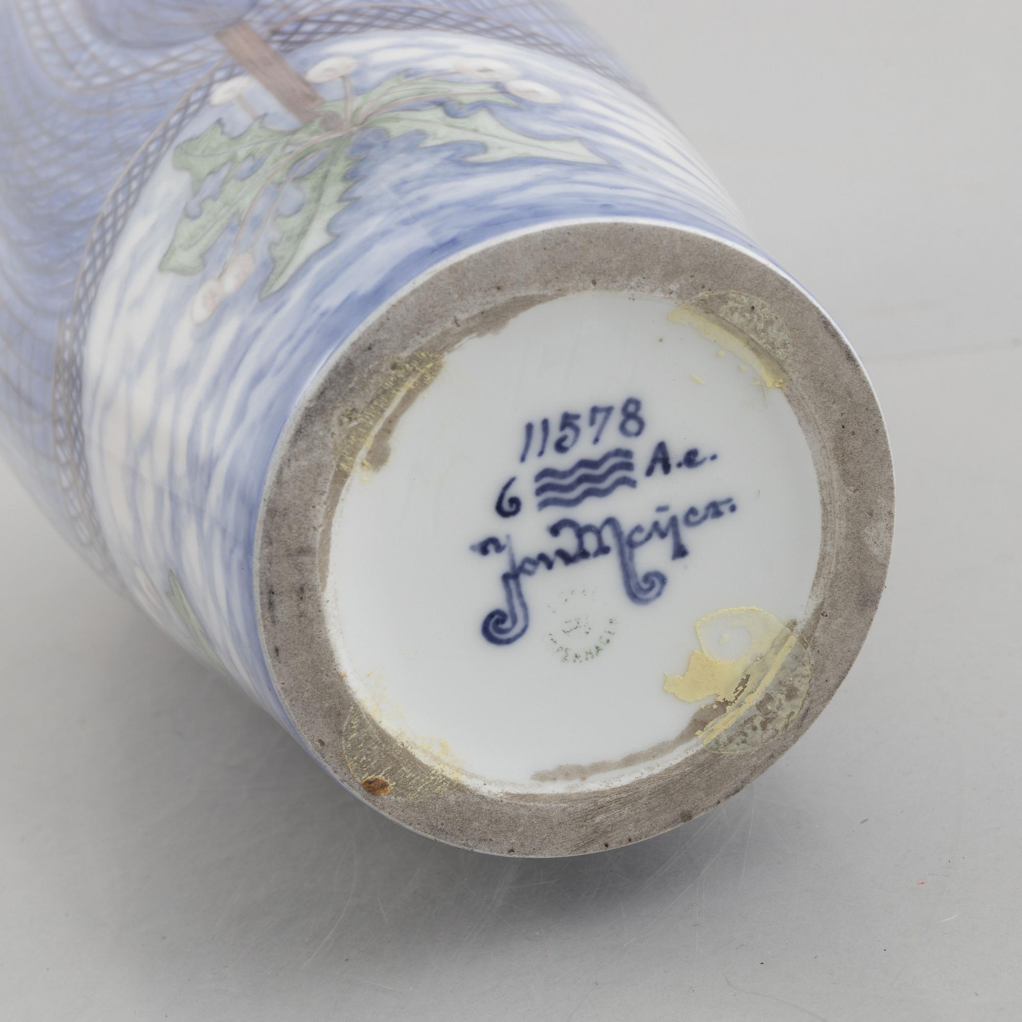 Jenny Meijer, vase, Royal Copenhagen, Denmark.