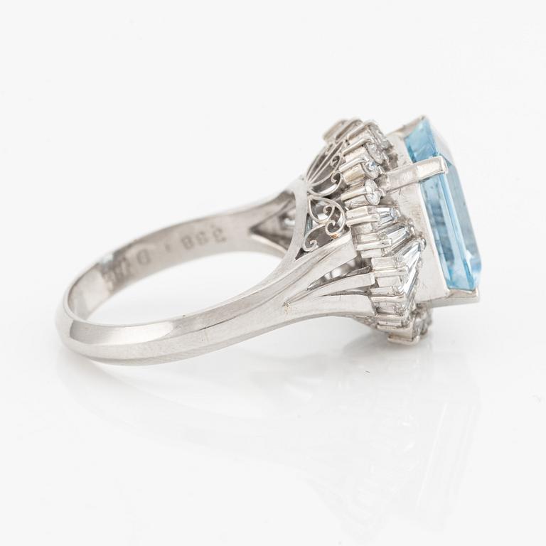 Ring, cocktail ring, platinum with aquamarine and tapered- and brilliant-cut diamonds.