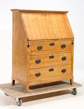 SEKRETÄR. Jugend, 1900-talets första hälft.