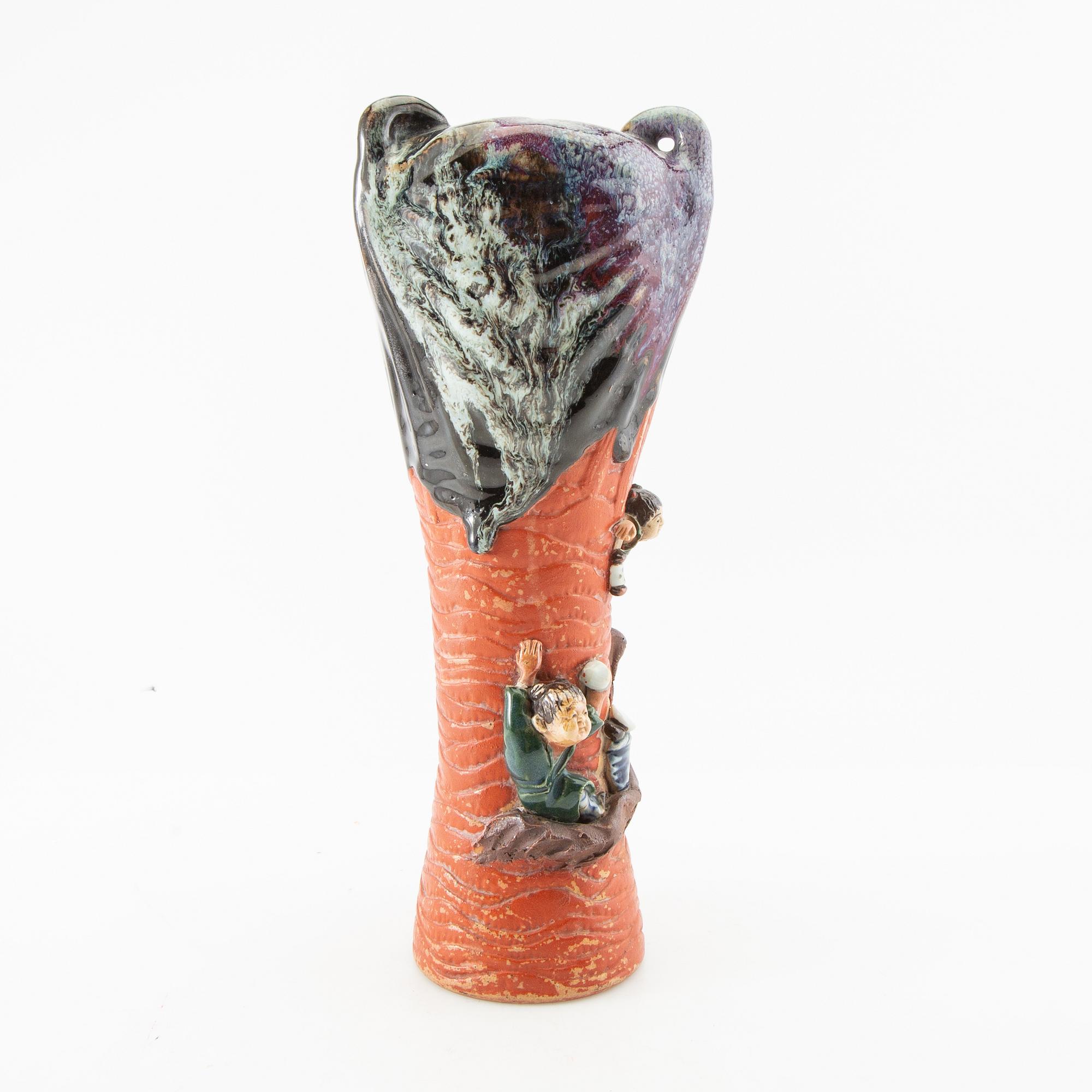 Vase "Sumida gawa ware" Japan first half of the 20th century partially glazed ceramic.