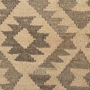 A CARPET, Kilim, ca 296 x 201 cm.