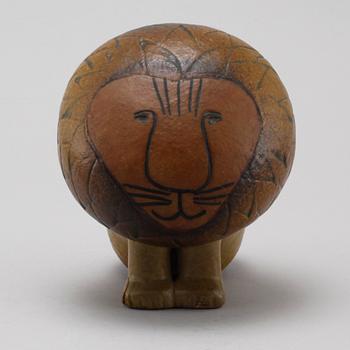 FIGURIN, chamotterat stengods. Lisa Larson, Gustavsberg, ur serien "Afrika", formgiven 1964.